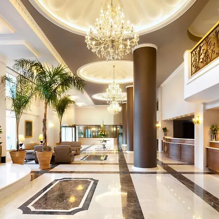 Grand Palace Hotel
