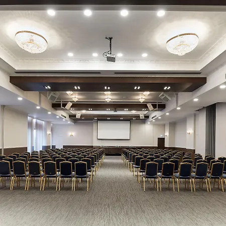 Grand Palace Hotel 5*