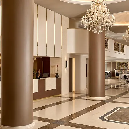 Hotel Grand Palace 5*