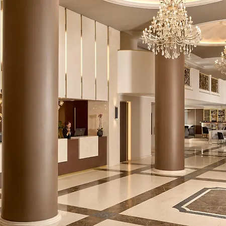 Grand Palace Hotel